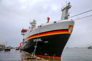 FS Sonne im Hafen von Suva (Fidschis) kurz vor dem Auslaufen (Foto: Chr. Beier, FAU)