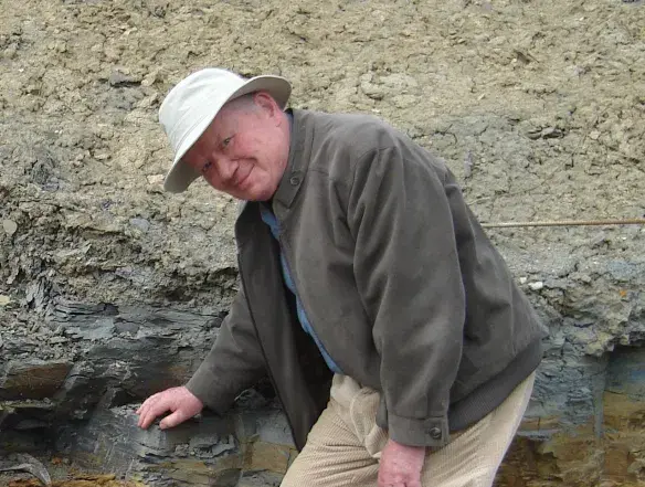 Prof. (emerit.) Dr Arnold Zeiss (†)